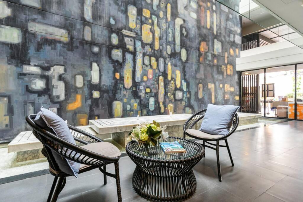 Stylish 1 Bedroom, Nice Pool,Bts Asok, Sukhumvit Bangkok Exteriör bild