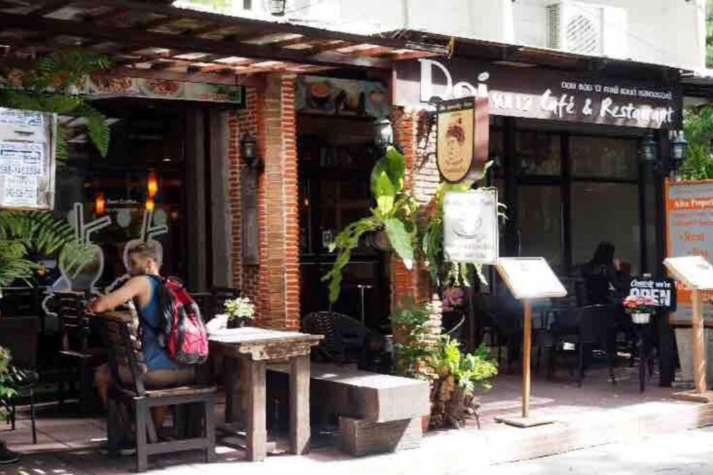 Stylish 1 Bedroom, Nice Pool,Bts Asok, Sukhumvit Bangkok Exteriör bild